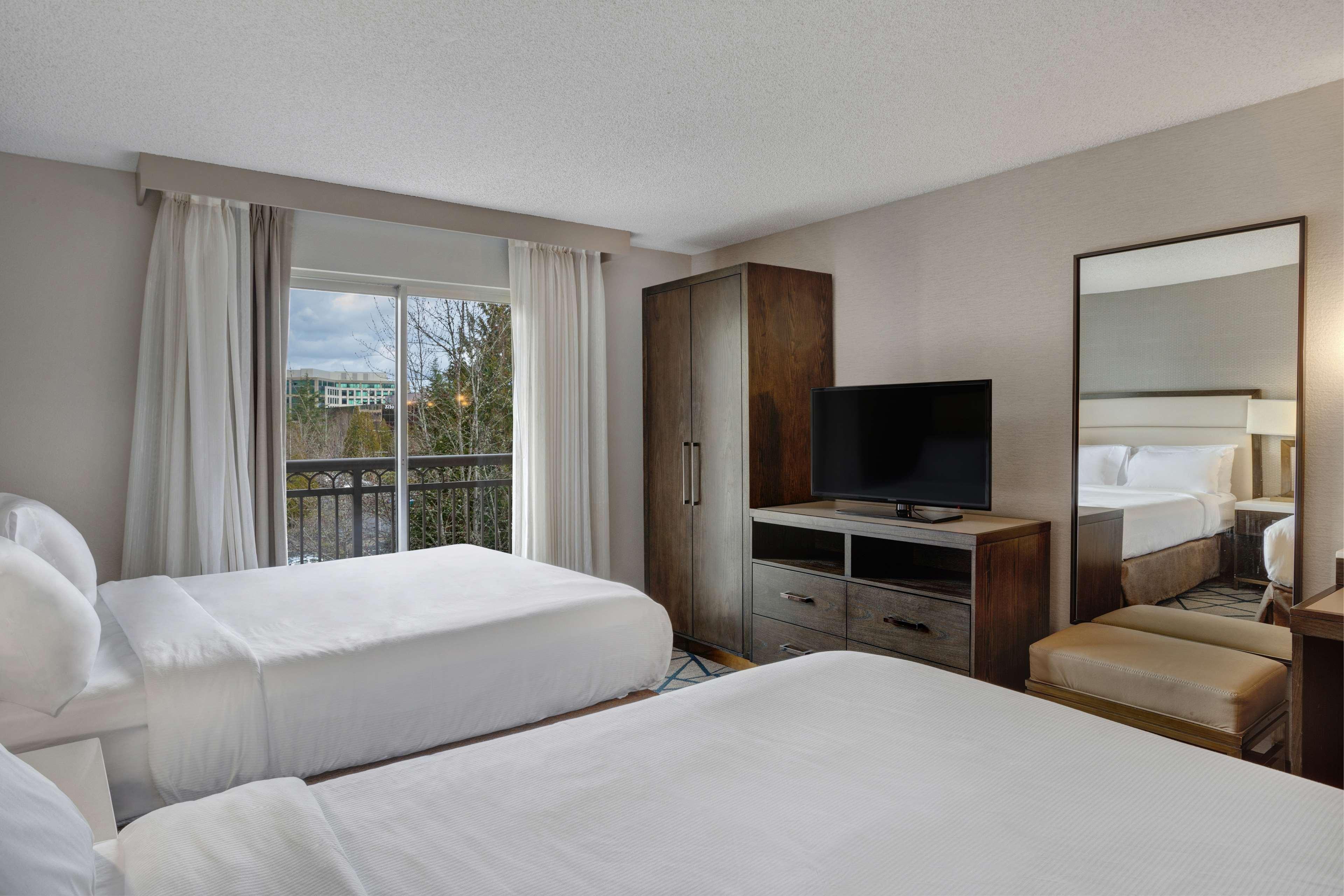 Embassy Suites By Hilton Seattle Bellevue Exterior foto